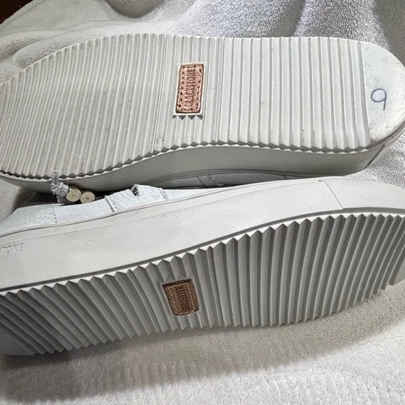 Blackstone Bootie - Picture 2 of 8